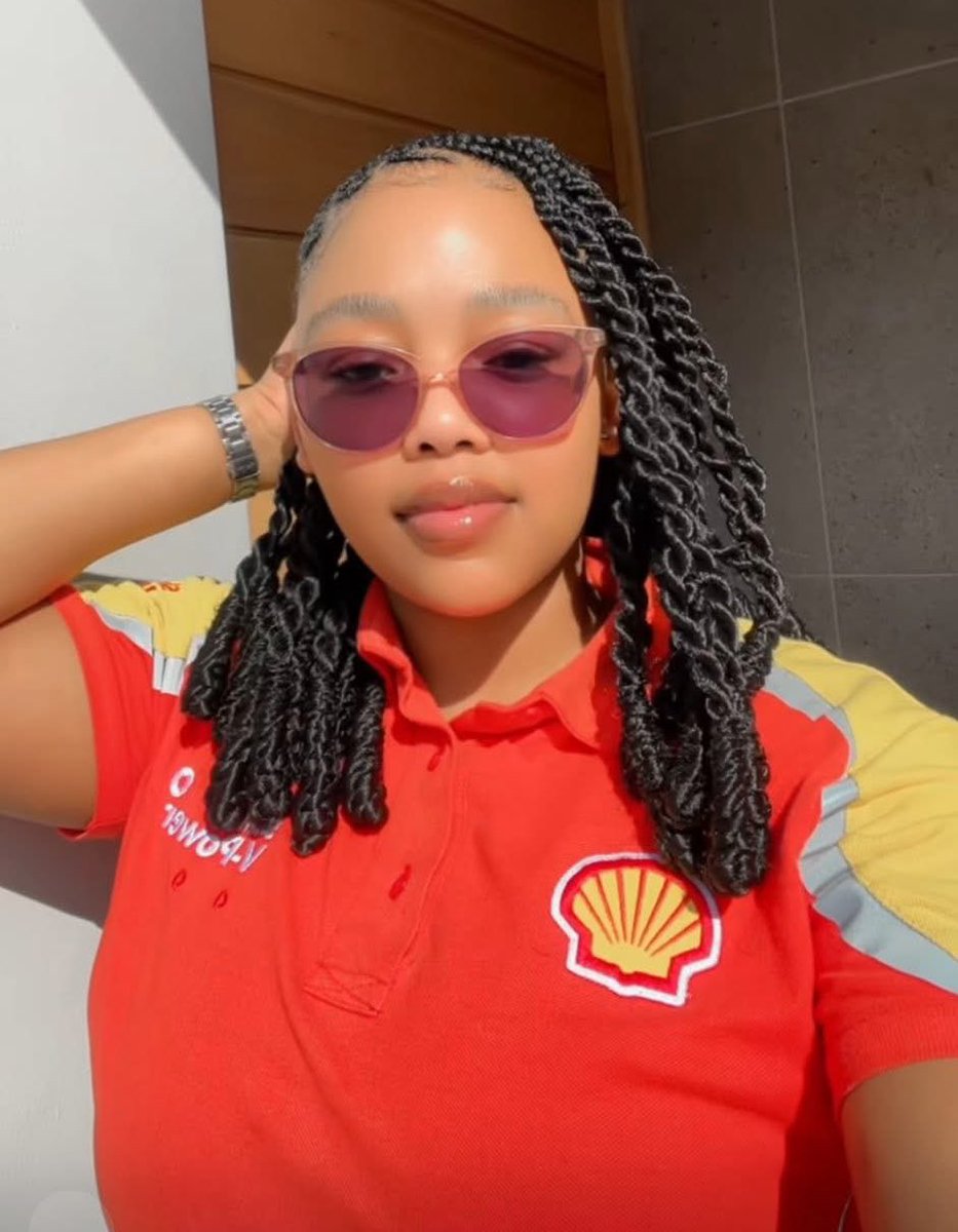 Man’s NOT Barry Roux tweet media