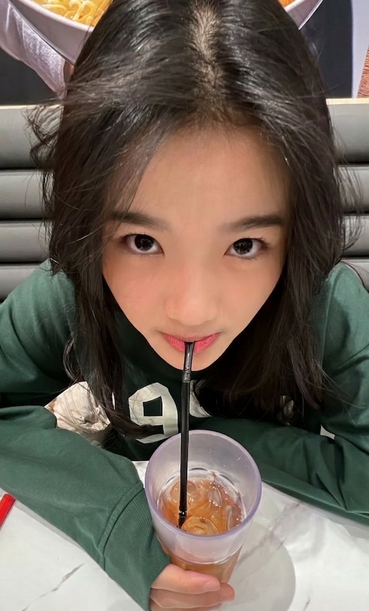 ForLoveliest's tweet photo. Cie bukber 🤏🏻 https://t.co/4vg7pMzPYJ