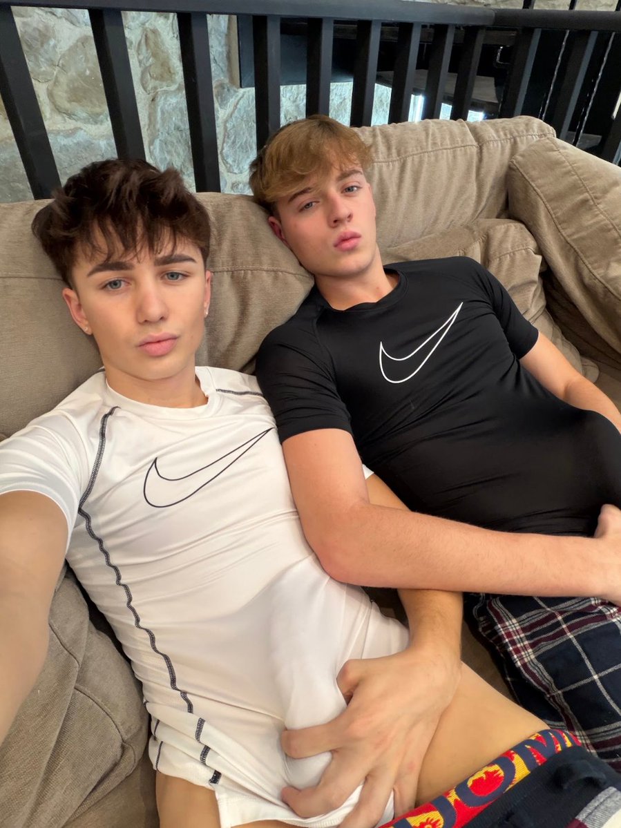 Axelydanii tweet media