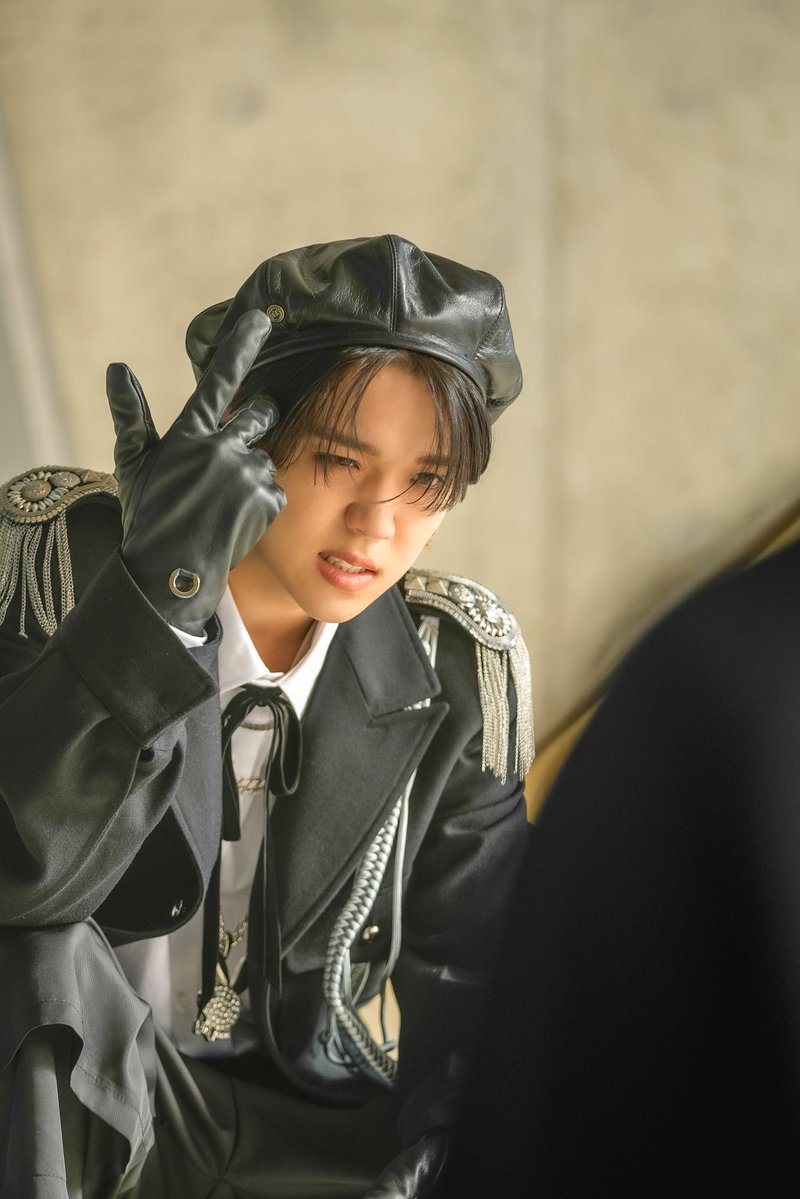 LIL LEAGUE tweet media