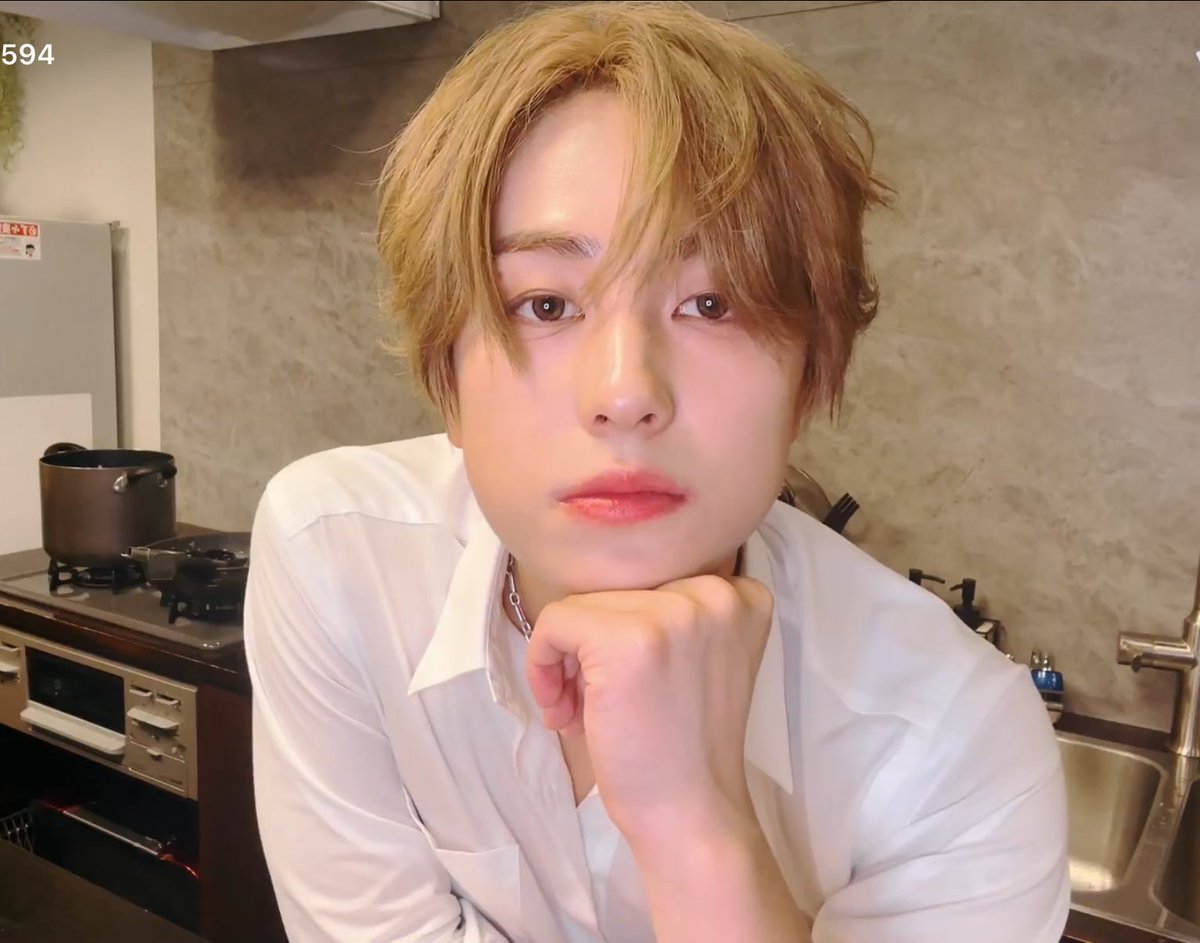 yunnnnana2's tweet photo. ←食前     食後→

鷹の爪でプランパー効果あってかわいいwwwww https://t.co/SRRyripkFP