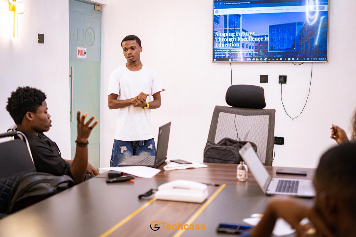 Techcase_ng's tweet photo. Congratulations on this big win!! 🎉
Our student just wrapped up Web Development training at Techcase and is already building real projects 💻✨ From clean code to responsive design, learning has turned into creation.
#techcase #tech #fyp #trending https://t.co/EIjLHV9XmJ