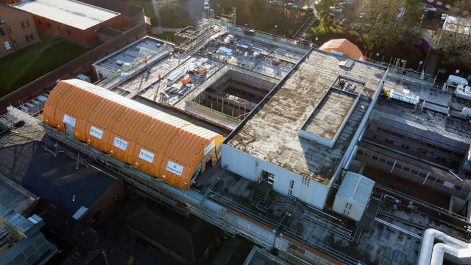 RoofingToday's tweet image. A #construction #contractor has installed a giant inflatable #roofing system to keep #RAAC replacement works dry at Royal Bolton Hospital.
🔗 Read more: roofingtoday.co.uk/giant-inflatab…