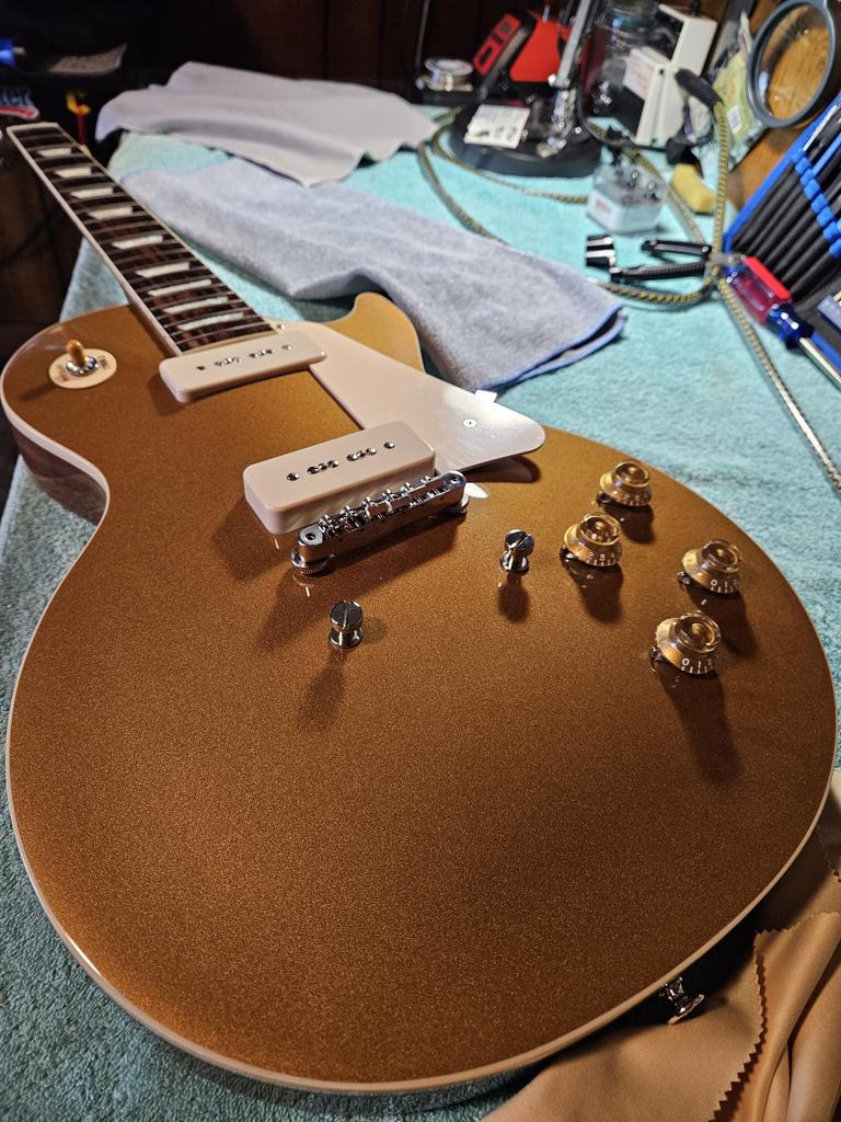 junk bucket tweet media