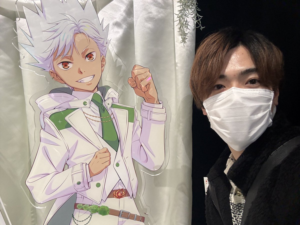 Ryoki_N0826's tweet photo. 【KING OF PRISM 10th ANNIVERSARY展
〜Road to the Dramatic Future〜】
お邪魔させていただきました。

10年分の煌めきを浴びて吹き飛ばされるかと思いました。
一ファンとして、舞台版香賀美タイガを担う役者として、煌めきに溢れた毎日を懸命に過ごそうと思います。

さいっこうだった！！！ https://t.co/PT4tn4oUdp