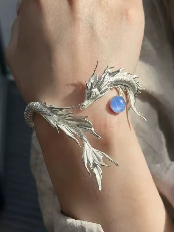 jace’s knife tweet media