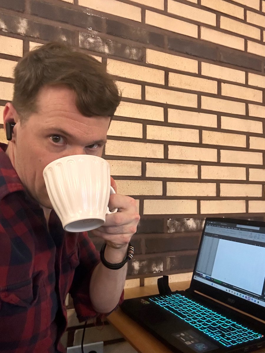 FingMan86 tweet media