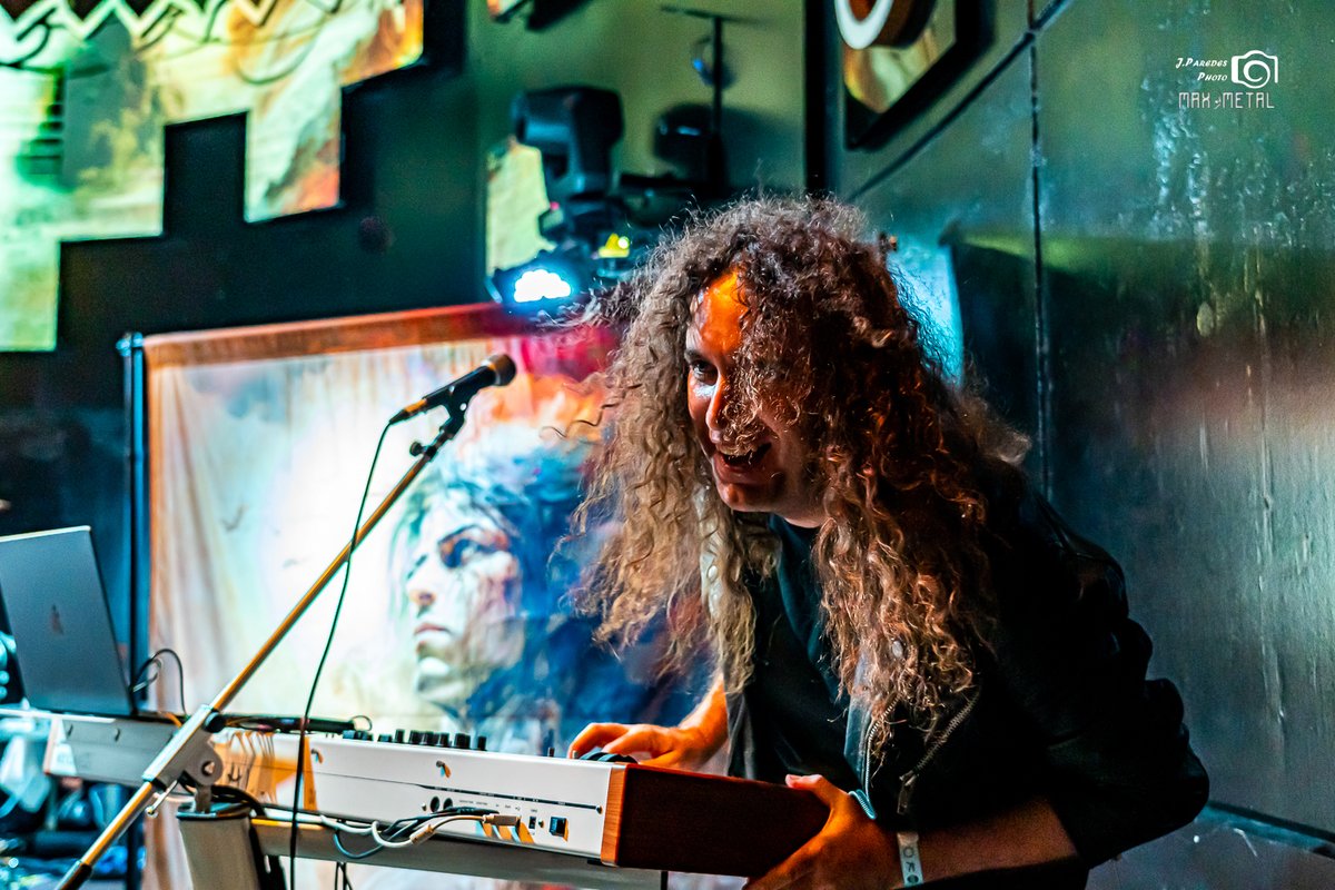 Max Metal tweet media