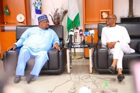 Wike has no other mission than to destroy the pdp just to please Tinubu
He can't even make his stooge, Aduda, a senator in his self acclaimed-owned PDP to oust Ireti after the noisy boast.
Without Tinubu's backing, he is an over rated paper weight noise maker