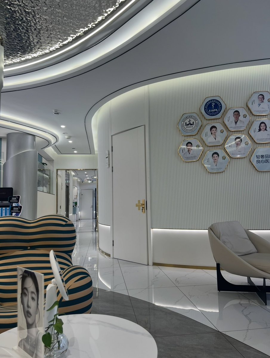 𝐸𝑚𝑚𝑎 tweet media