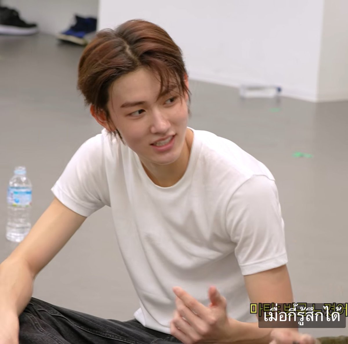 nshk_o9's tweet photo. น้องออมลุคห้องซ้อมหล่อเกินปัยป้ะㅜㅜ หน้าสด ผมไม่เซ็ต เพิ่งซ้อมเสร็จเหงื่อเต็มตัวแต่หน้าน้องใสกิ๊ง เหมือนเพิ่งอาบน้ำมาใหม่ๆ ขี้โกงมากกก

#성현 #SEONGHYEON https://t.co/t46M9z4z2p