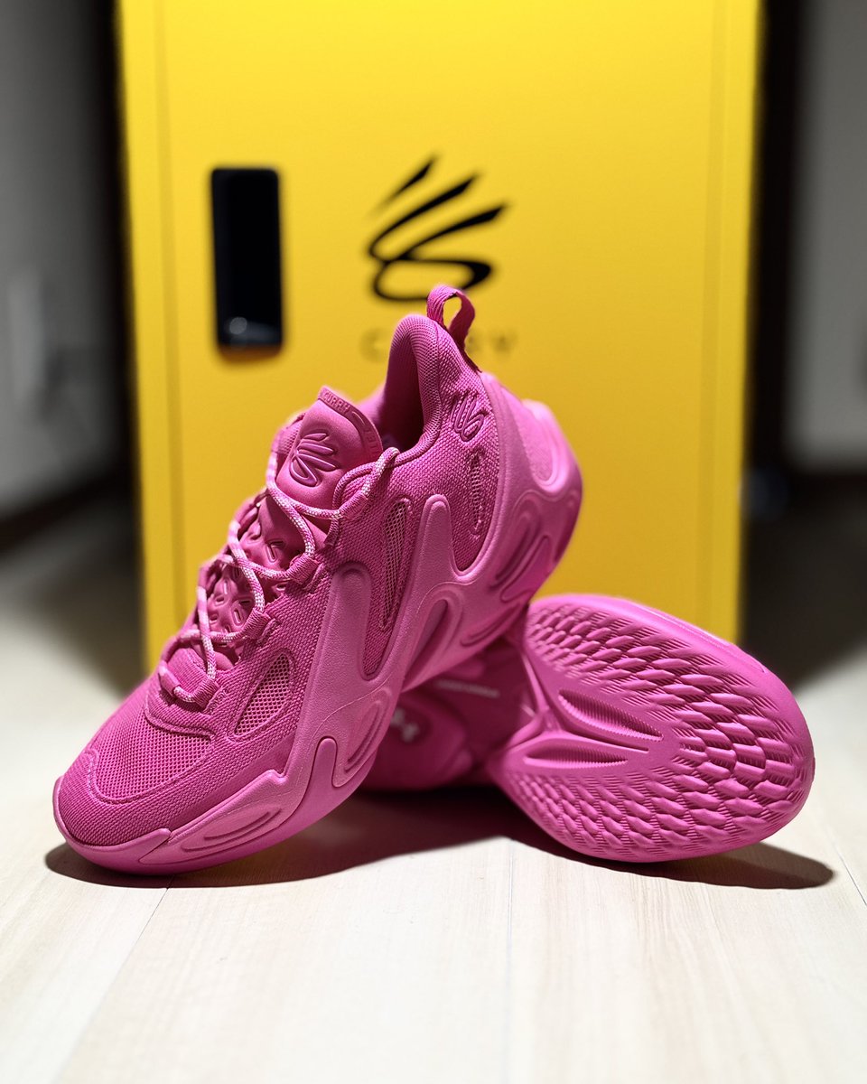 GSW49764562's tweet photo. ステフィン・カリーの最新シグネチャーモデル「カリー13」のNEWカラー「GIRL DAD」ゲット！！

��醒する、まだ見ぬ力を。
結果を出すために作られた一足。
シューズを信じ、プレーに集中するだけ。

@stephencurry30 
@currybrand 

#UnderArmour 
#CurryBrand 
#CURRY13 
#GirlDad 
#StephenCurry https://t.co/SoEQByaotO
