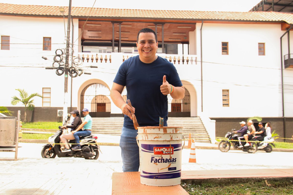 ch_piedrahita's tweet photo. PINTAMOS Y CONSTRUIMOS FUTURO 🎨🎨🧡💚

¡Pintamos el parque General Santander! Gracias a nuestro equipo de trabajo embellecimos la sala de nuestra casa, Mocoa Bonita ¡El cuidado de lo nuestro refleja el amor a nuestra ciudad! 💚✊🏻🧡

#PiedrahitaAlcalde #MocoaBonita https://t.co/Hw8CqwyUKM