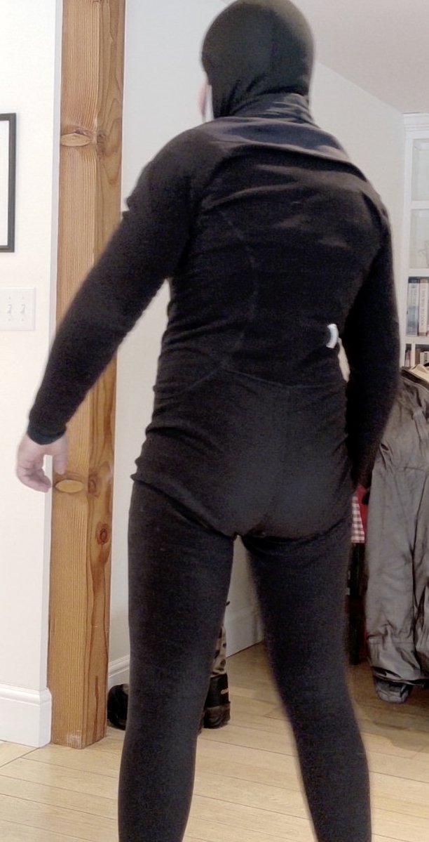 Sneusuit tweet media