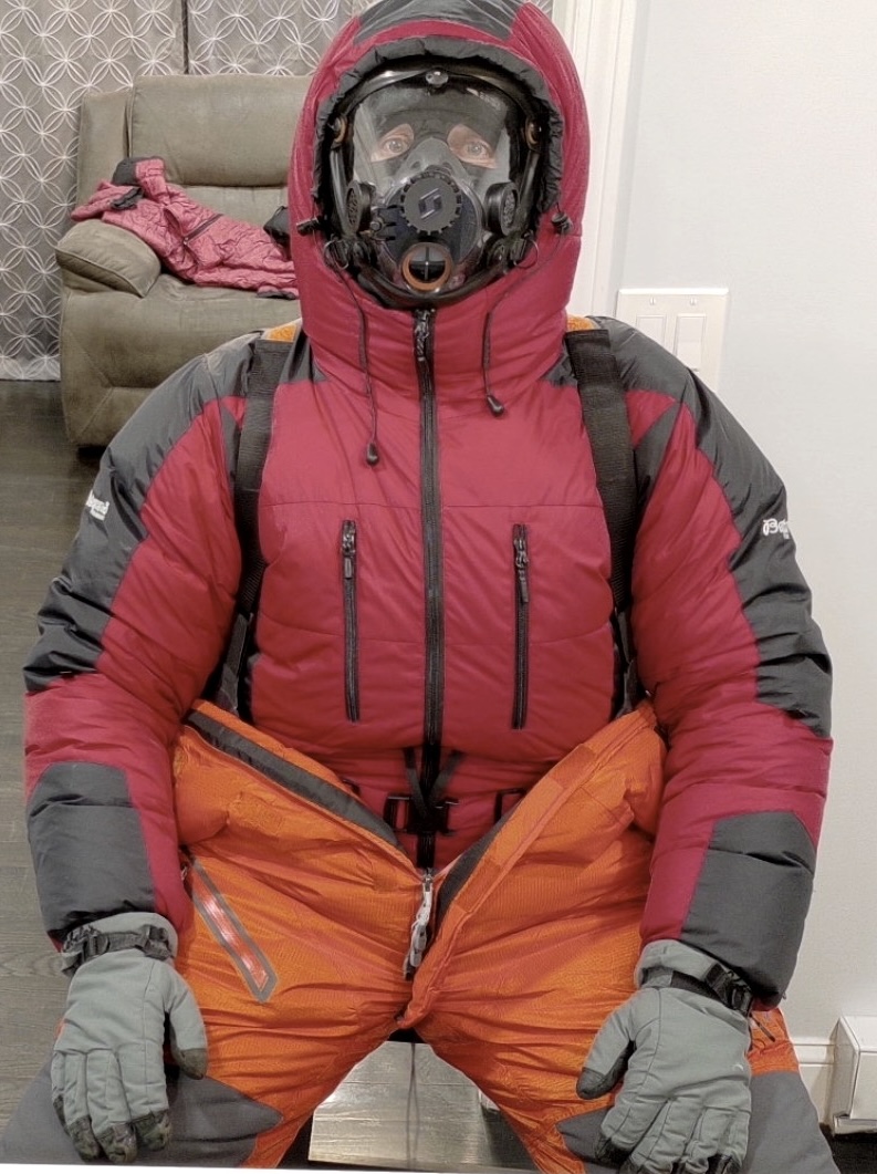 Sneusuit tweet media