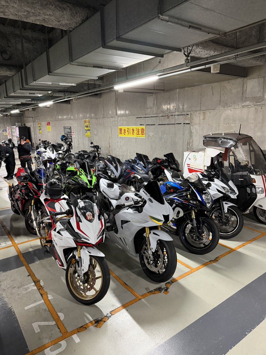 nuuun_ninja650's tweet photo. SSMTありがとうございました!!
大人数で走る伊豆スカの光景が面白すぎてずっと笑ってた😂

都内までナイツーして食べたラーメンは格別でした🥹

また機会があればよろしくお願いします✊🏻‼️

#SSMT  #ツーリング https://t.co/KNw2ty93H4