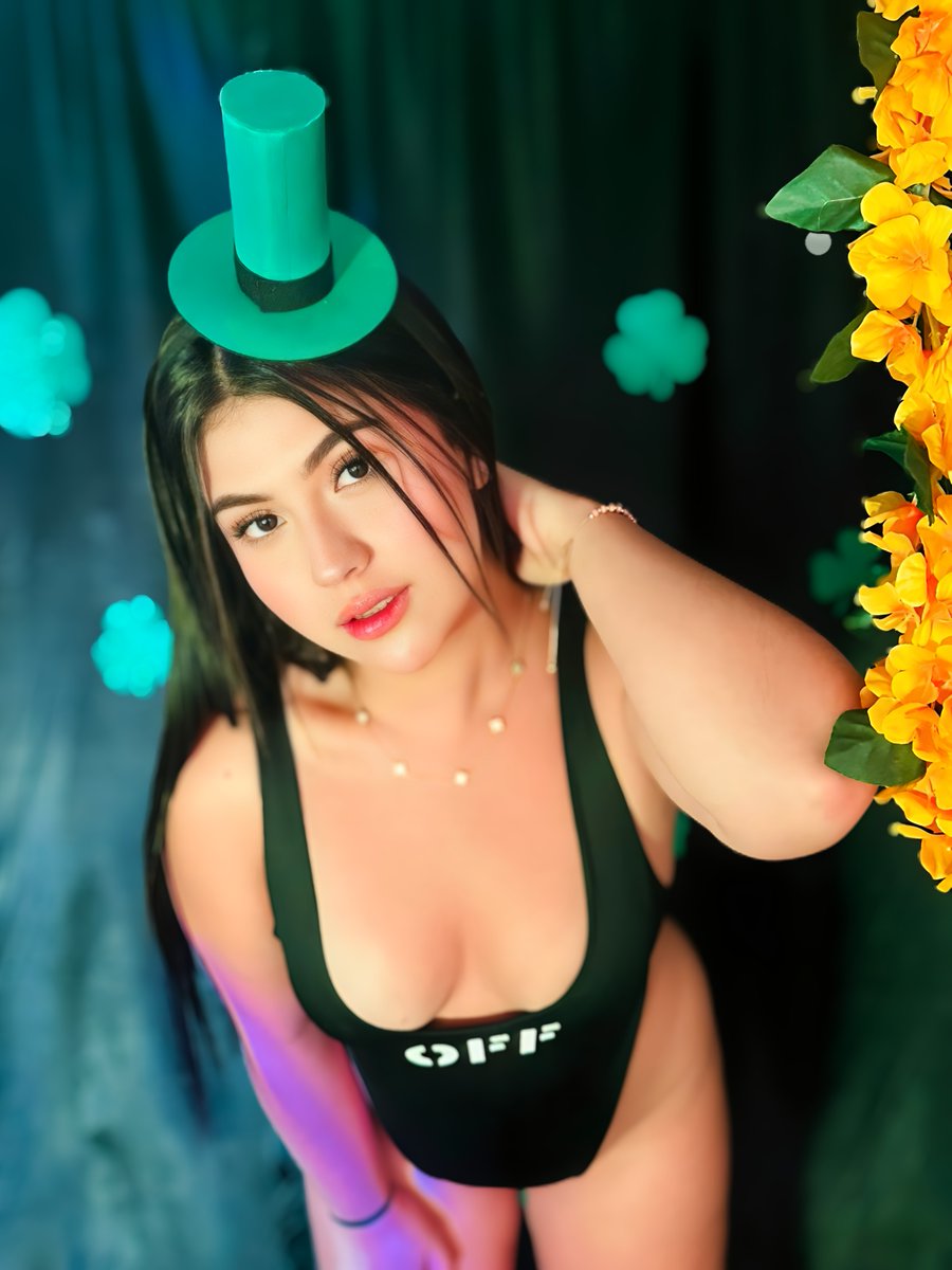 Abril Quintana✨ tweet media