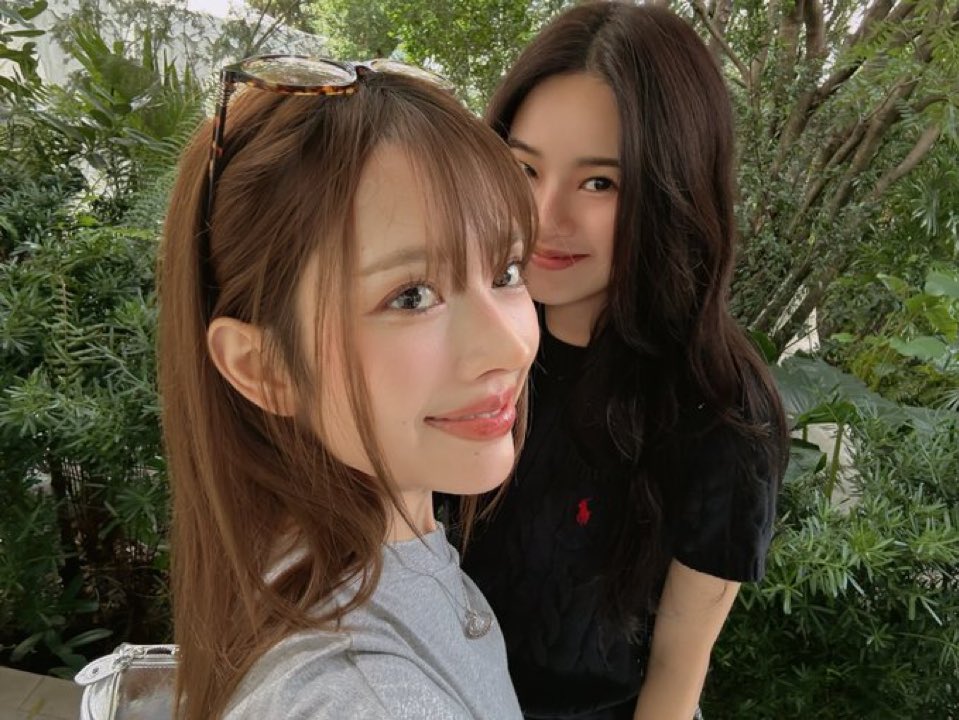 redlips1999's tweet photo. apple and ling could really be sisters https://t.co/BHrIYeEEgE