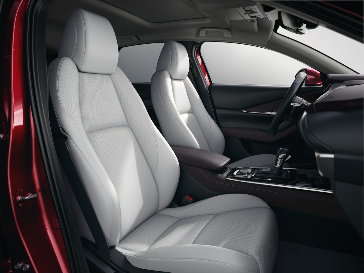 AutoTechReview's tweet photo. REVIEW: 2026 Mazda CX-30 is a super sporty subcompact SUV" ... read more here: https://t.co/ZYhAnRAjtf #mazda #CX30 #mazdacx30 #AutoTechReviews #SUV #auto #autoreview #carreview @MazdaUSA https://t.co/c9KJJIKjJ0