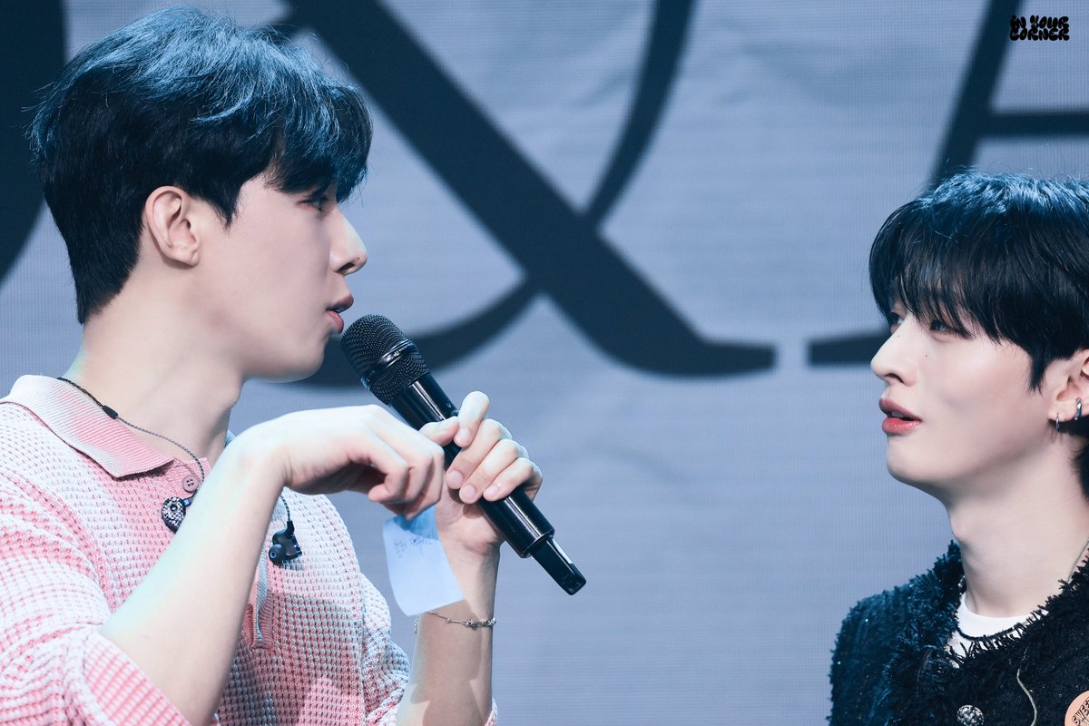 인유어코너 tweet media