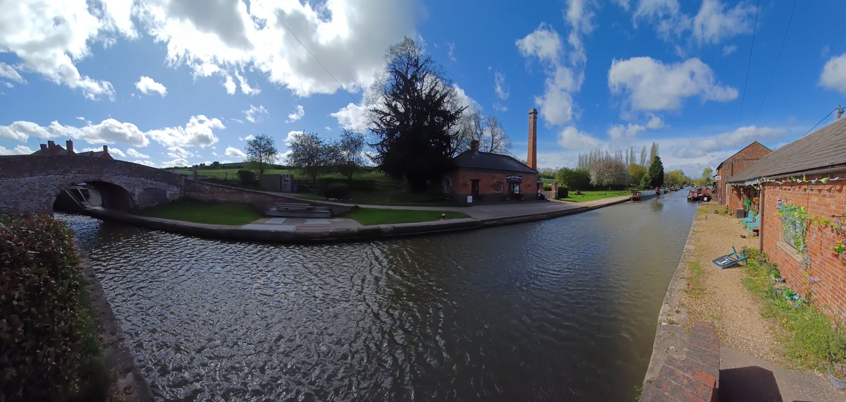 LNBP_Braunston's tweet photo. ππ€I t's looking promising for fair conditions for the weekend and our latest group visitors.
This weekend we welcome 1st Tadworth Scouts and Twyning Scouts to Braunston for their residential break on our boats.
We hope you all have a wonderful time.
#communityboating https://t.co/zqy9D9ztxu
