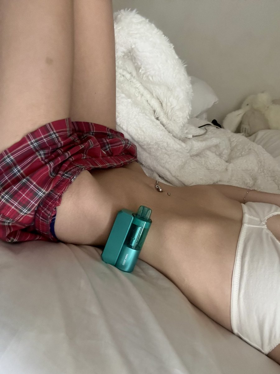 ᕱ⑅ᕱ scarlett tweet media