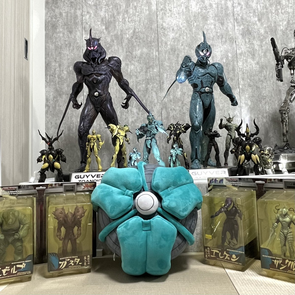 MasashiKNAVE's tweet image. そして独りガイバー展を実施する私だ！
ユニットのプロップ見たかったぜ…

#ガイバー40周年記念展 
#強殖装甲ガイバー
#maxfactory
#EliteCreatureCollectibles