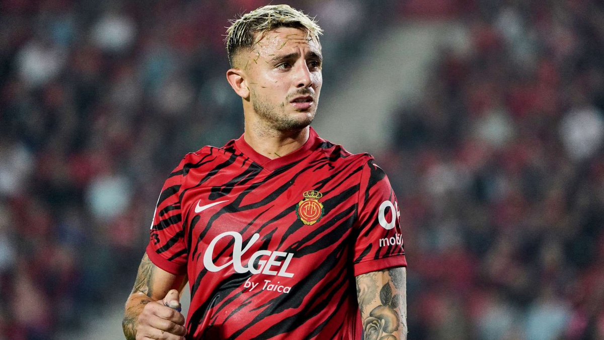 Córner Che🦇 tweet media