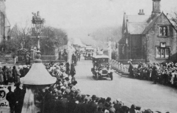 Liverpool1207's tweet image. #Liverpool OTD - 1921: Her Majesty Queen Mary and the Princess Royal visit Newsham Orphanage and St. George's Hall. The King visited Aintree races - they stay at Knowsley Hall