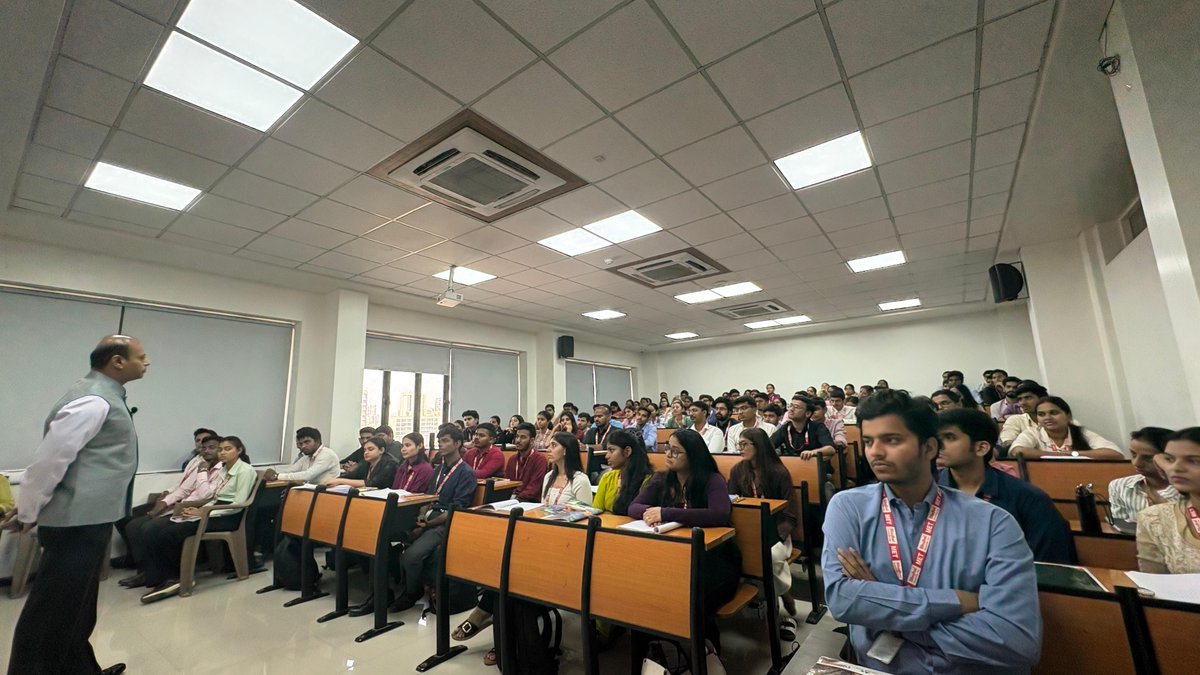 Mumbai Educational Trust (MET) tweet media