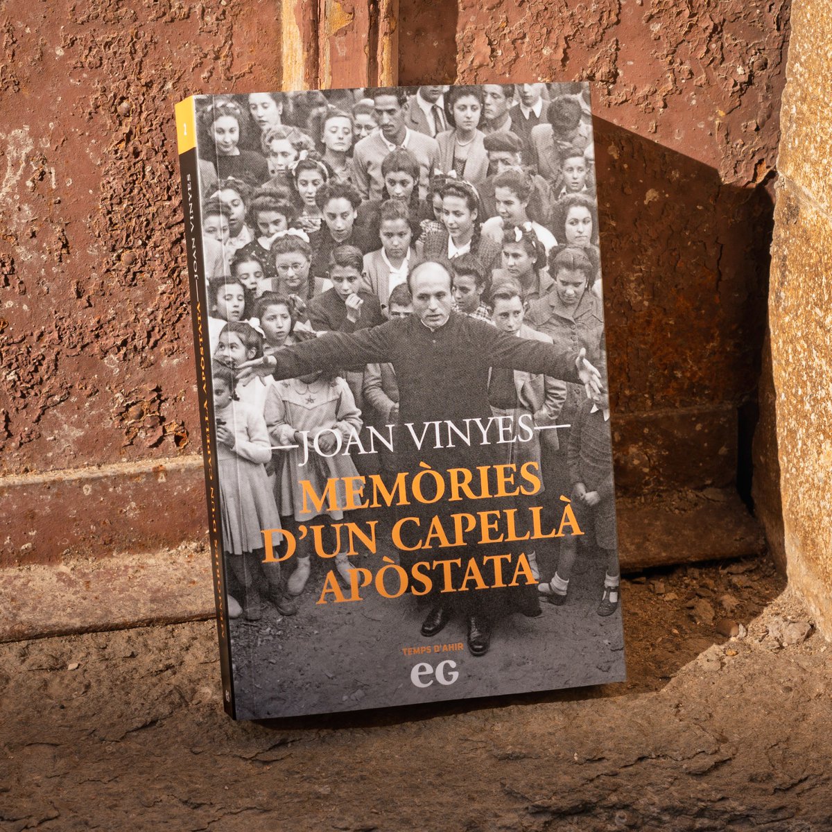 GrupGavarres's tweet photo. ✍🏻 Les memòries de Joan Vinyes Miralpeix, el capellà que va fer apostasia durant la missa d'un diumenge de 1951 a l'església de l'Escala. 

📚 Vet aquí el nou volum de la col·lecció 'Temps d'ahir', que anirà creixent... https://t.co/xiN5ZKhEJg