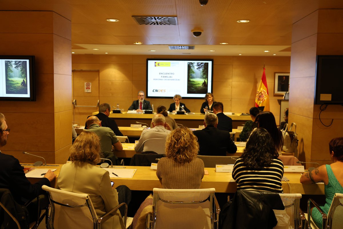 cndes_oficial's tweet photo. 📑La Secretaria de Estado de Seguridad preside hoy la presentación del Informe Anual 2026 de #CNDES de #personasdesaparecidas con los datos estadísticos en 2025📊ante #FFCCS y asociaciones/fundaciones
Puedes consultarlo aqui🫴https://t.co/Q3dyAPGldG https://t.co/nE3T7Q7Yrv