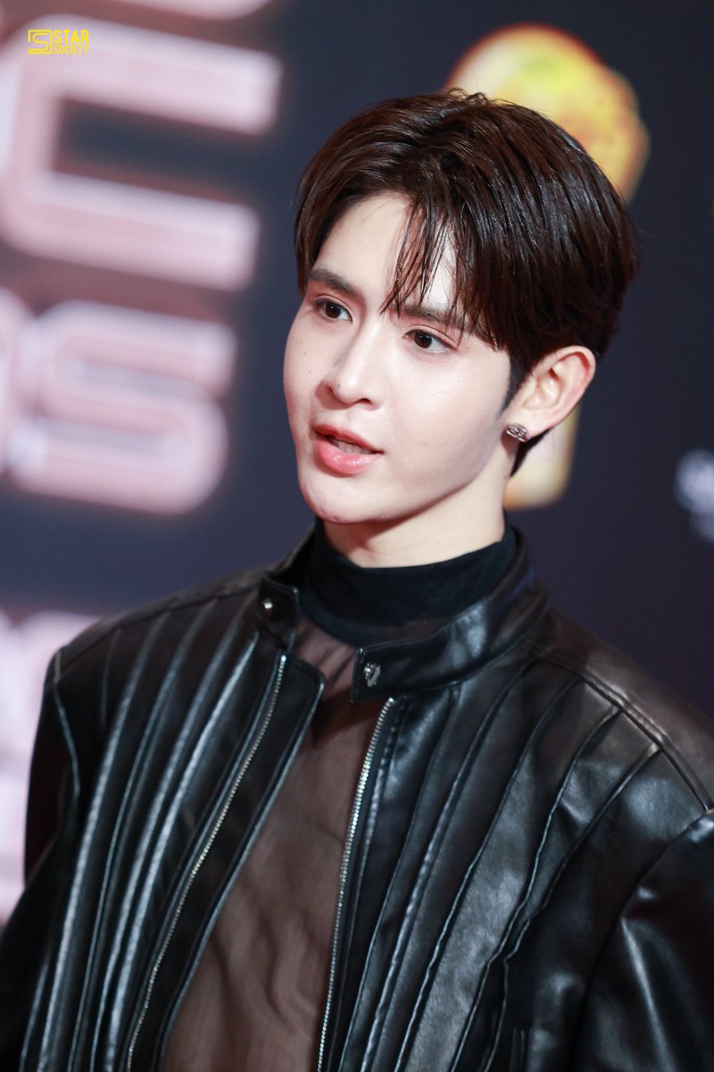 STARSOCIETY_TH's tweet image. #JAMESSU_DEXX ร่วมเดิน pink carpet ในงานประกาศรางวัล “TOTY AWARDS SHINING FORWARD THAI MUSIC 2025”

#DEXXth #Jamessu 
#TOTY2025xDMDMusic
#TOTY2025
#TotyMusicAwards