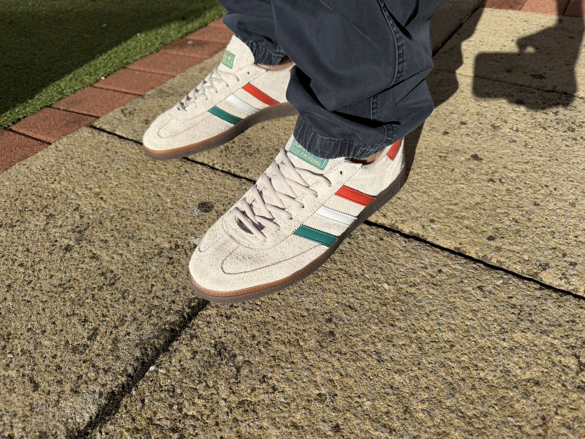 Allan Thomson tweet media