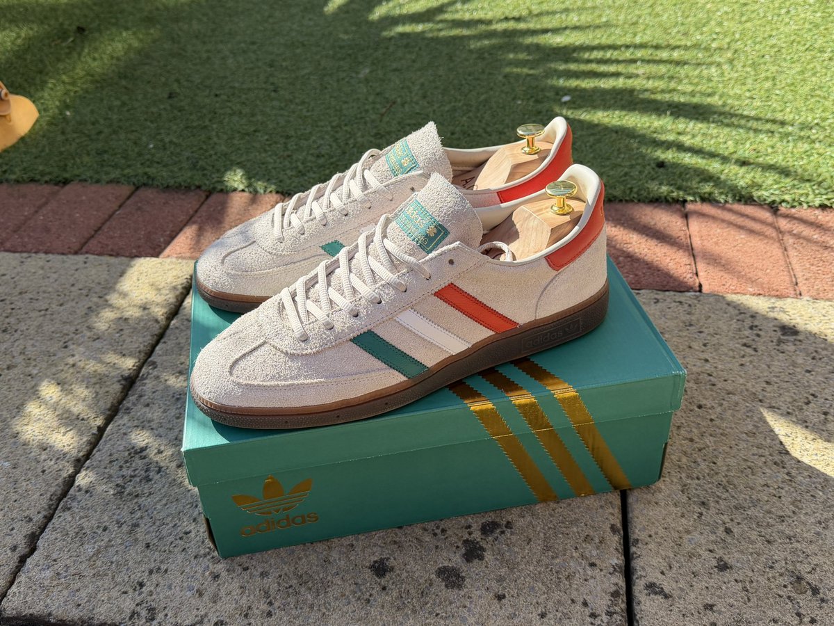 Allan Thomson tweet media