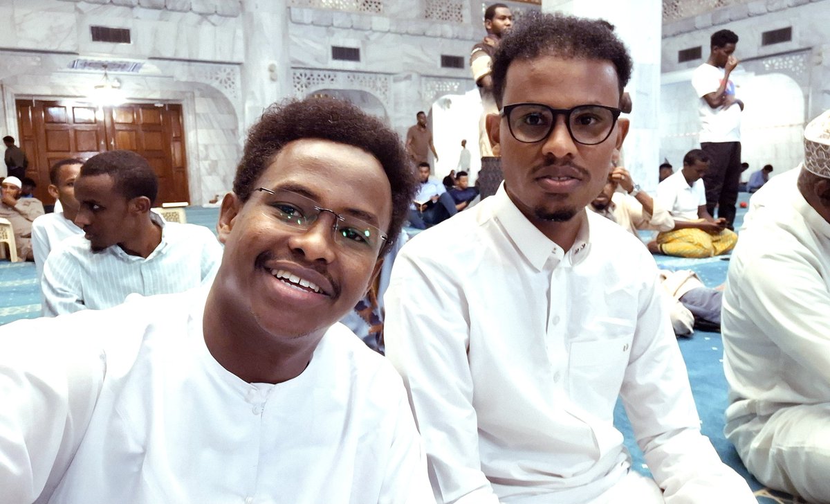 SirAbdirisack's tweet photo. Allle ayaa Mahadda iska leh oo caafimaad noo siiyey in aan soono halkana soo gaarno inta dhiman allah noo fudeydiyo, ليلة القدر Allah nawada waafiyo dhamanteena insha allah. https://t.co/W6ZOXJ7vqd
