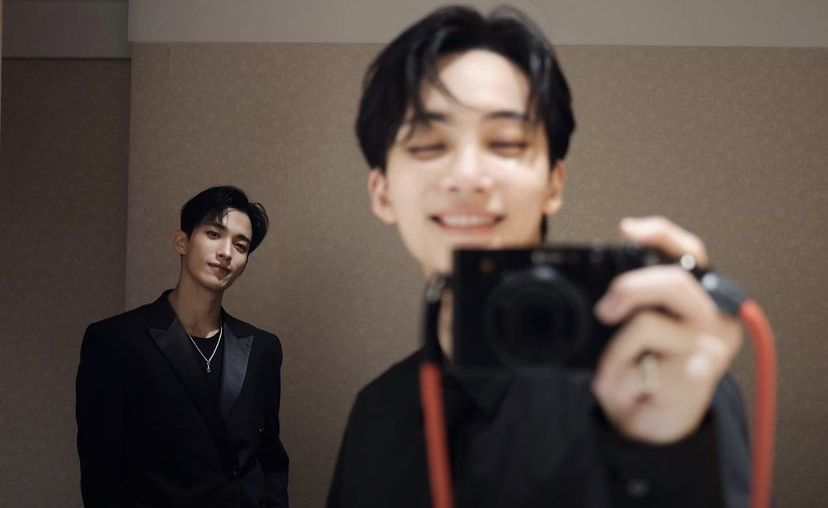 cheolhanglazer's tweet photo. this is such an important photo to me https://t.co/LYl30EscIF