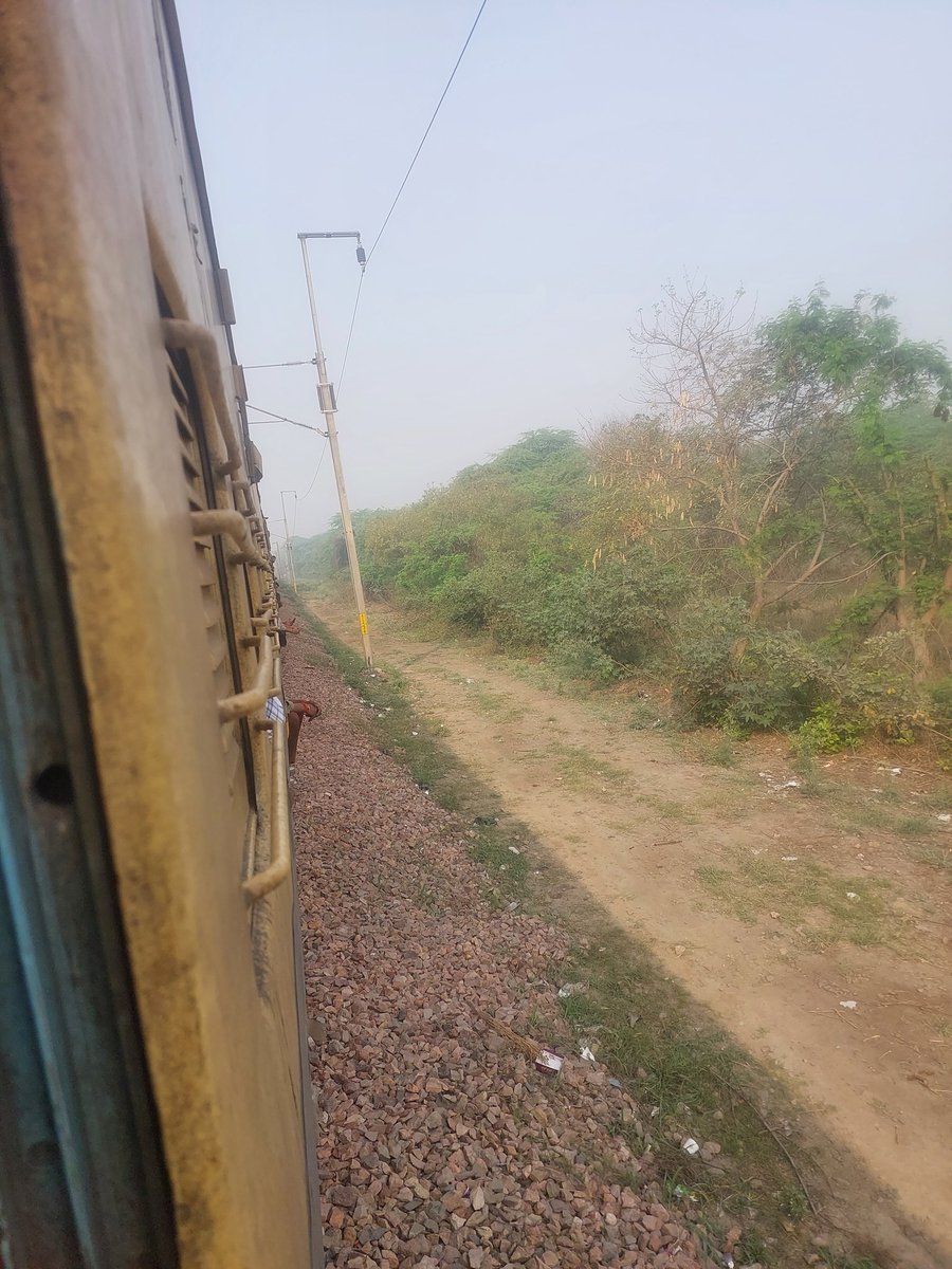 कोरोना के बाद उद्यान आभा एक्सप्रेस, जनता एक्सप्रेस, नवयुग एक्सप्रेस,फिरोजपुर दुर्ग एक्सप्रेस,फिरोजपुर नई दिल्ली शताब्दी एक्सप्रेस,सिरसा एक्सप्रेस,दो जोड़ी मेमू पैसेंजर64911,64913इत्यादि गाड़िया रोहतक से बंद कर दी।कृपया इनको दुबारा सज्ञान मैं ले <a href="/RailMinIndia/">Ministry of Railways</a> <a href="/OMPKKR/">OM PARKASH</a> <a href="/GMNWRailway/">GM NWRailway</a>