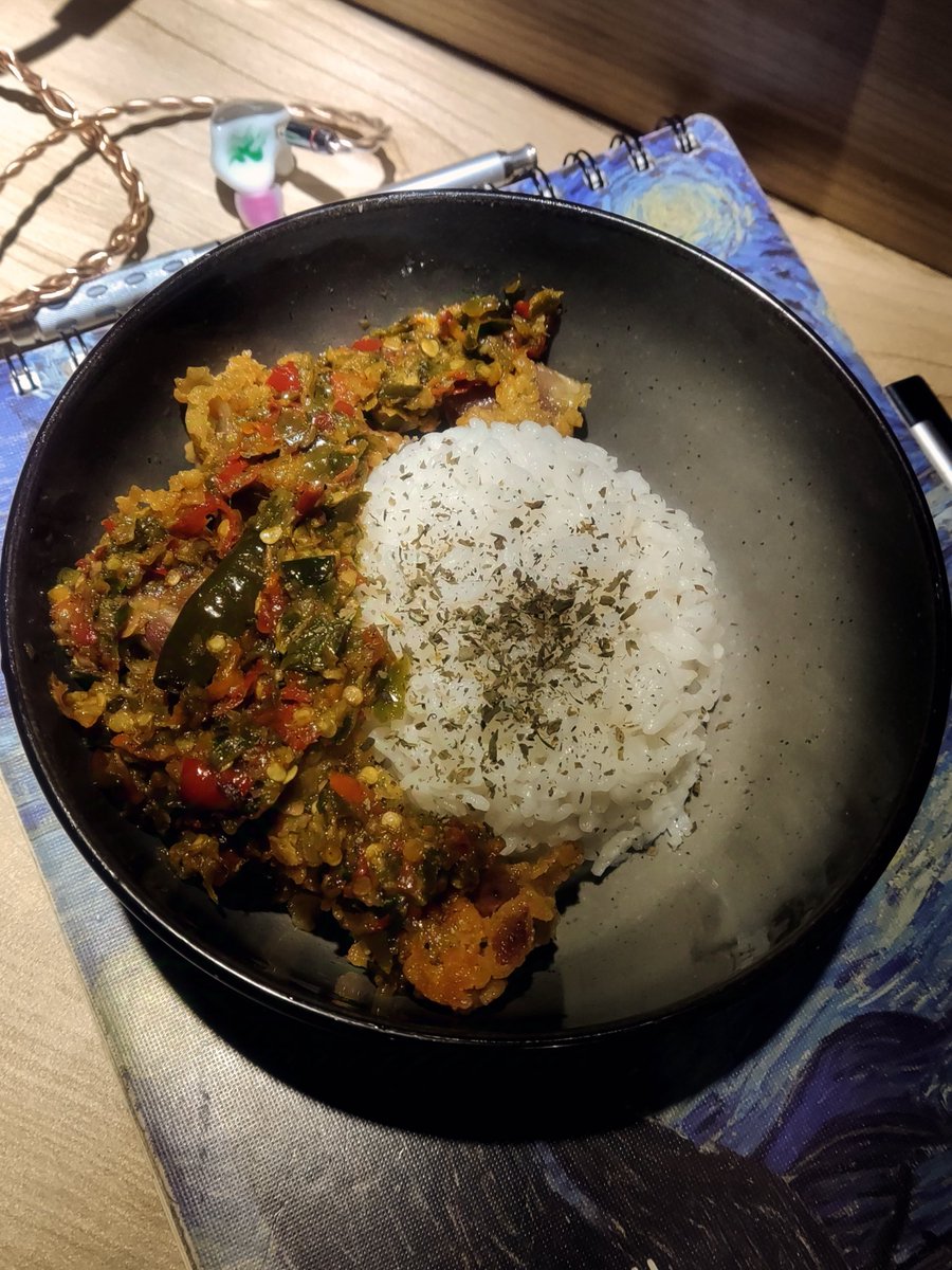 bound2vall's tweet photo. @CErine_JKT48 ayam geprek yg di menunya pake bahasa inggris jadi harganya dimark up 3x lipat
#IftaRine
#Overprice https://t.co/sOelng4YyA