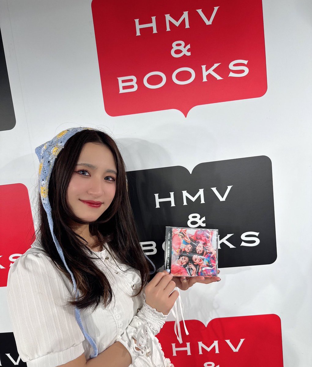 ssfwminori's tweet photo. 『LIFE is ART』リリースイベントありがとうございましたー‼️
シングルCDリリース出来たのも支えてくれてるみんなのお陰です🥹
本当にありがとう✨️

これからもこのCDを筆頭に自分達の音楽で皆の人生を彩っていくからよろしくね🫧
今日もありかとねー！
#大阪春夏秋冬 #しゅかしゅん https://t.co/cgleh2rVRy