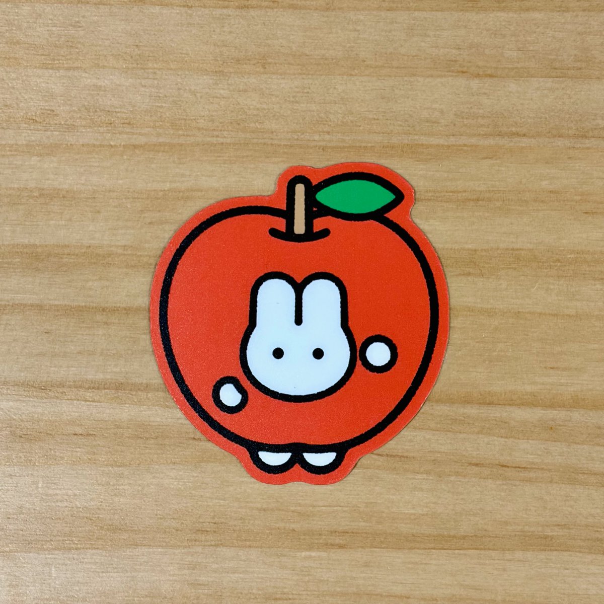 🆕フルーツうさぎちゃんステッカー🐰🍎🍑🍈 