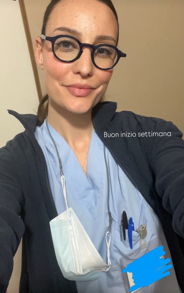 Alessandra46448's tweet photo. Sto lontana dai social per un po'... Un giorno li riapro per noia e scopro che questa  ora lavora per la sanità... Ma come è possibbbilee????????#influcirco https://t.co/zjkCjpC1rK