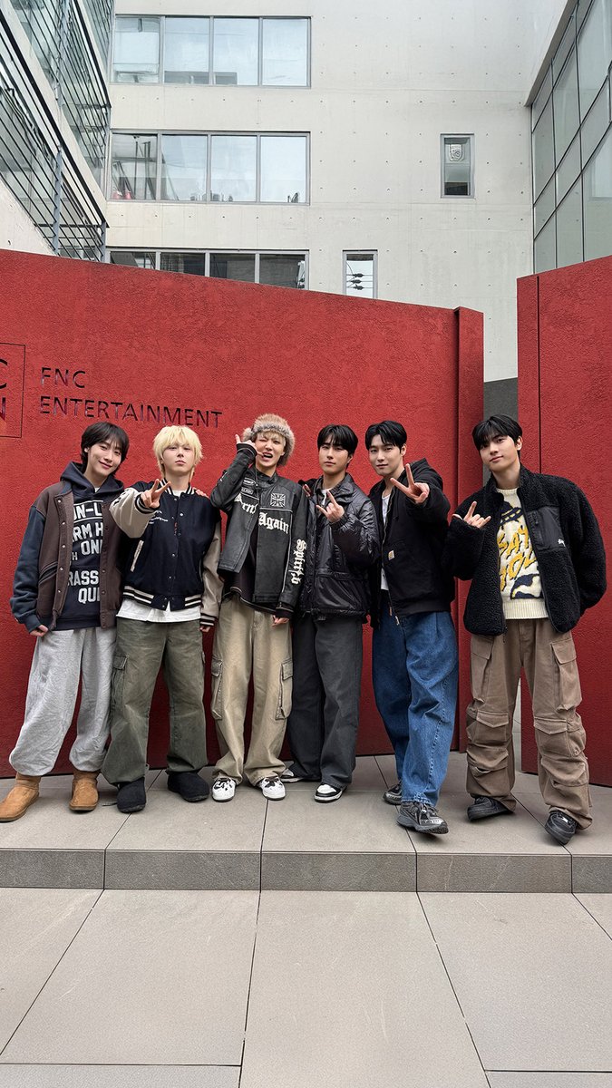 AxMxP_official tweet media