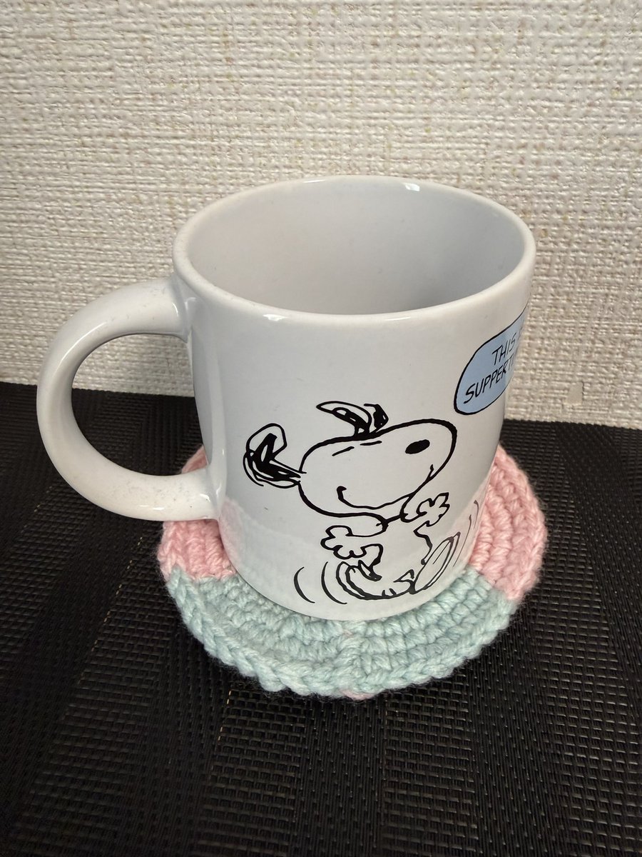 san_chan14's tweet photo. 編み物 第7弾🧶

何度も何度も試行錯誤して作ってみた、FCふじざくら山梨のロゴコースター🗻🌸

やっとできた！と思ったら、円の形は歪で、左右対称でもない😱
円と左右対称って難しい🥹

試行錯誤の過程はInstagramに載せてます！
ぜひみてください🤭
#FCふじざくら山梨
#さんちゃんのまったり工房 https://t.co/sTPxawYh65