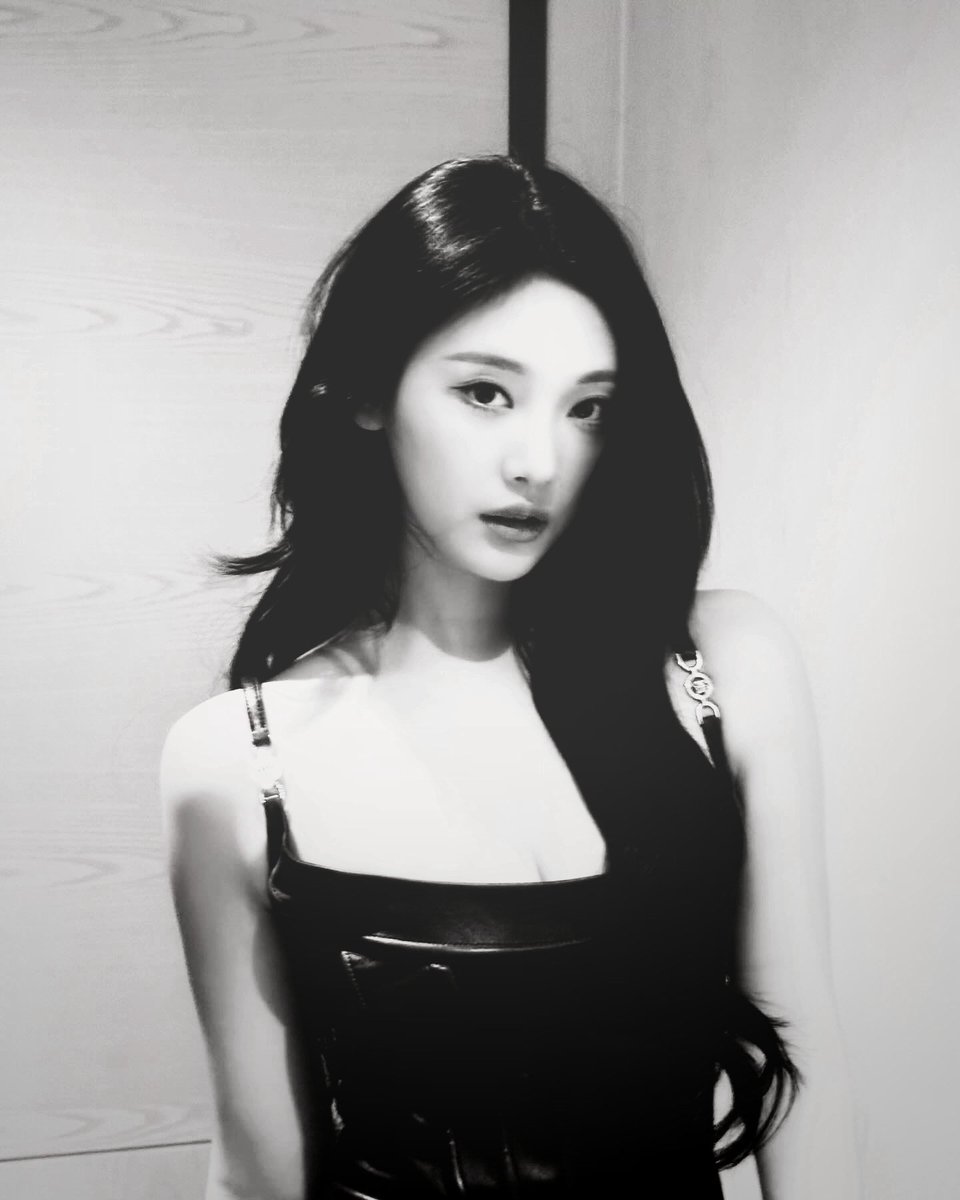 𝐫𝐨𝐬𝐚𝐧𝐨𝐯. tweet media