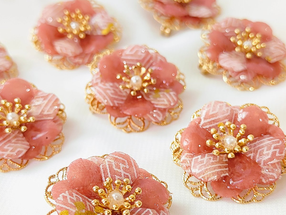 紙と布で花をつくる人｜青い紫陽花と、2羽の鳥のいる暮らし tweet media