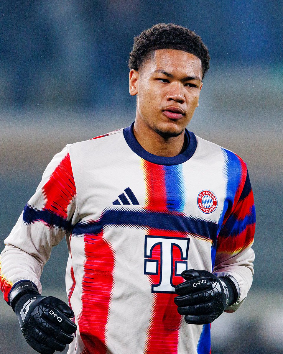 The Universe paved a way for this boy to be the youngest Goalkeeper in UCL history 

What are the odds that a 2nd choice Under 19 goalkeeper will be starting a UCL game in the Round of 16 just because 4 goalkeepers ahead of him are injured 

Mind you Goalkeeper are rarely injured