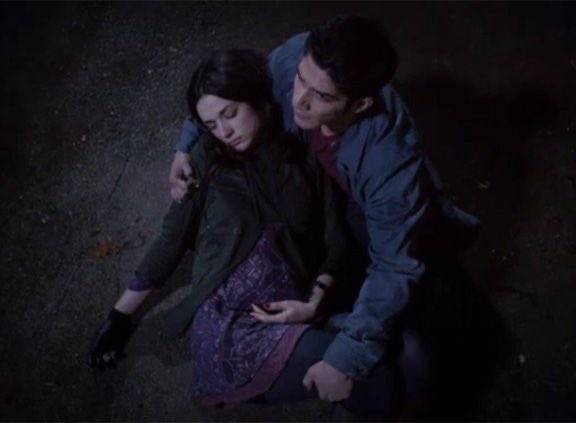 cinesmatt's tweet photo. como pode a terceira temporada de teen wolf ser a mais mais!!? a temporada começa e termina de uma forma perfeita. tudo se conecta, tudo se encaixa perfeitamente do jeitinho que tem que ser. acho absolute cinema demais! https://t.co/294IzQZkif