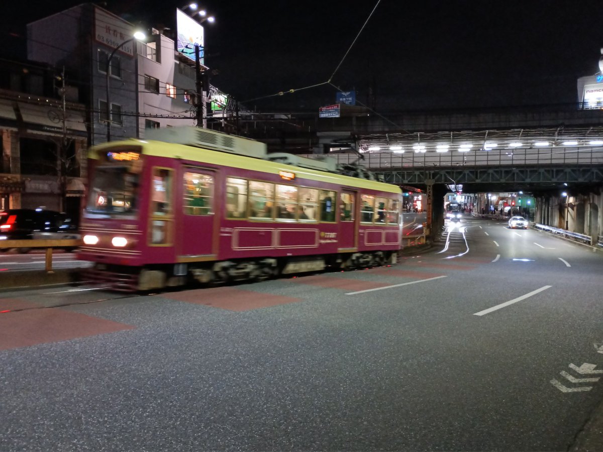 西花マキ tweet media