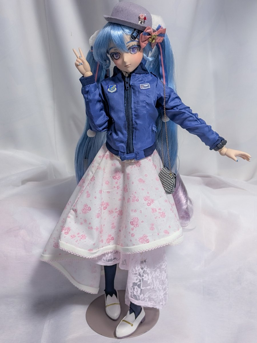 はいかわいい
春っぽく花柄フィッシュテール的なサムシングとレースのインナースカートを縫いました

お気づきかもですがアシンメトリーな横ずれフィッシュテールが癖です
